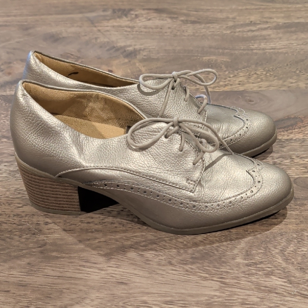 Naturalizer Herlie Wingtip Oxford Pewter Shoes - Picture 2 of 7